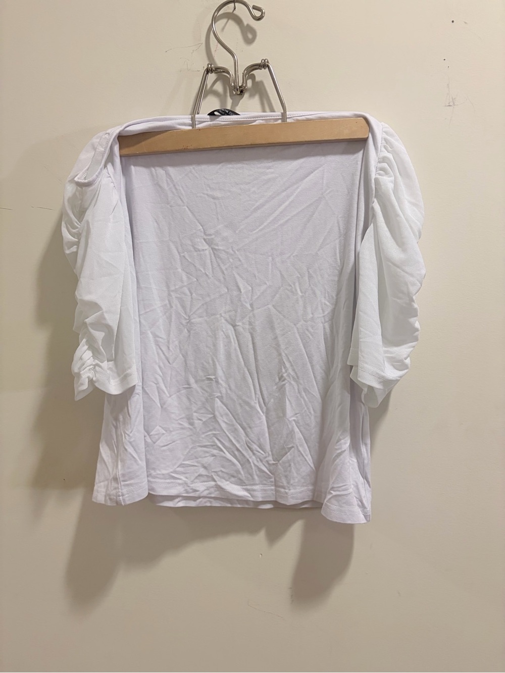 Women’s White Puff Sleeve Top